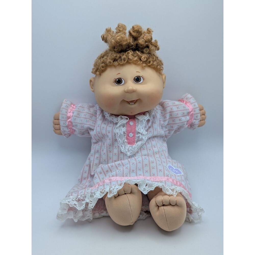 Cabbage Patch Kids Doll 2004 Play Along Brown Curly Hair Brown Eyes Teeth Diaper